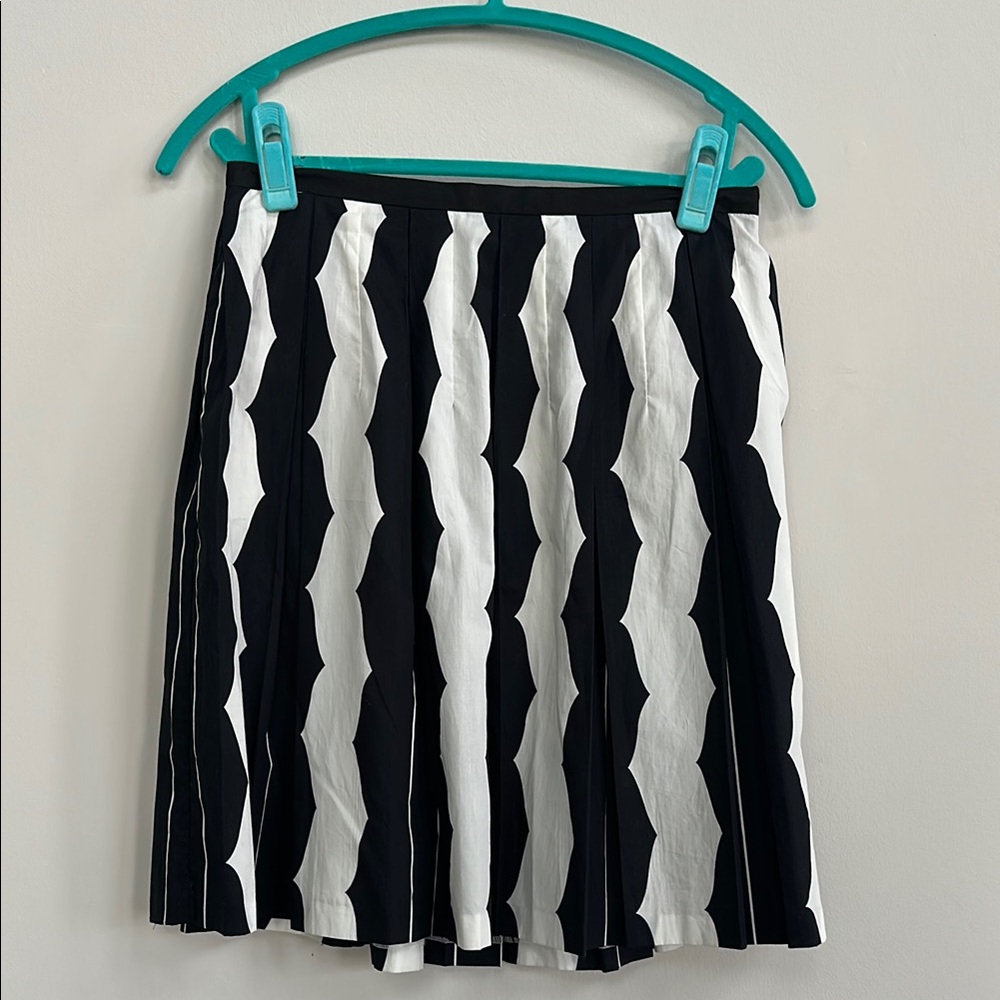 Club Monaco Black and White Mini A-Line Skirt